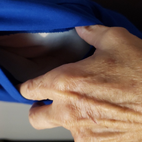 Kim Roger's Lady's Petite Royal Blue Capri 💙 Pants - Picture 3 of 6